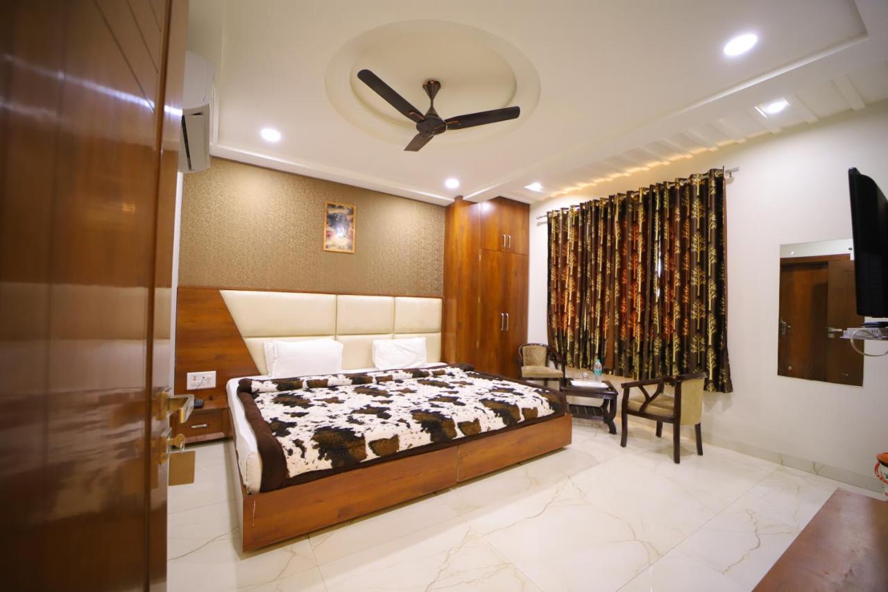 Hotel Royal Phoenix Agra  Exteriér fotografie